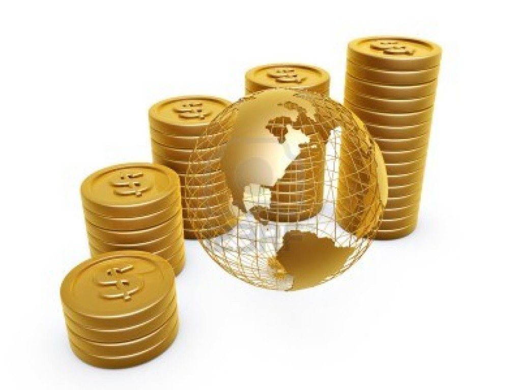 10348839-dollar-symbol-gold-coins-pile-and-globe-on-white-background-1024x768